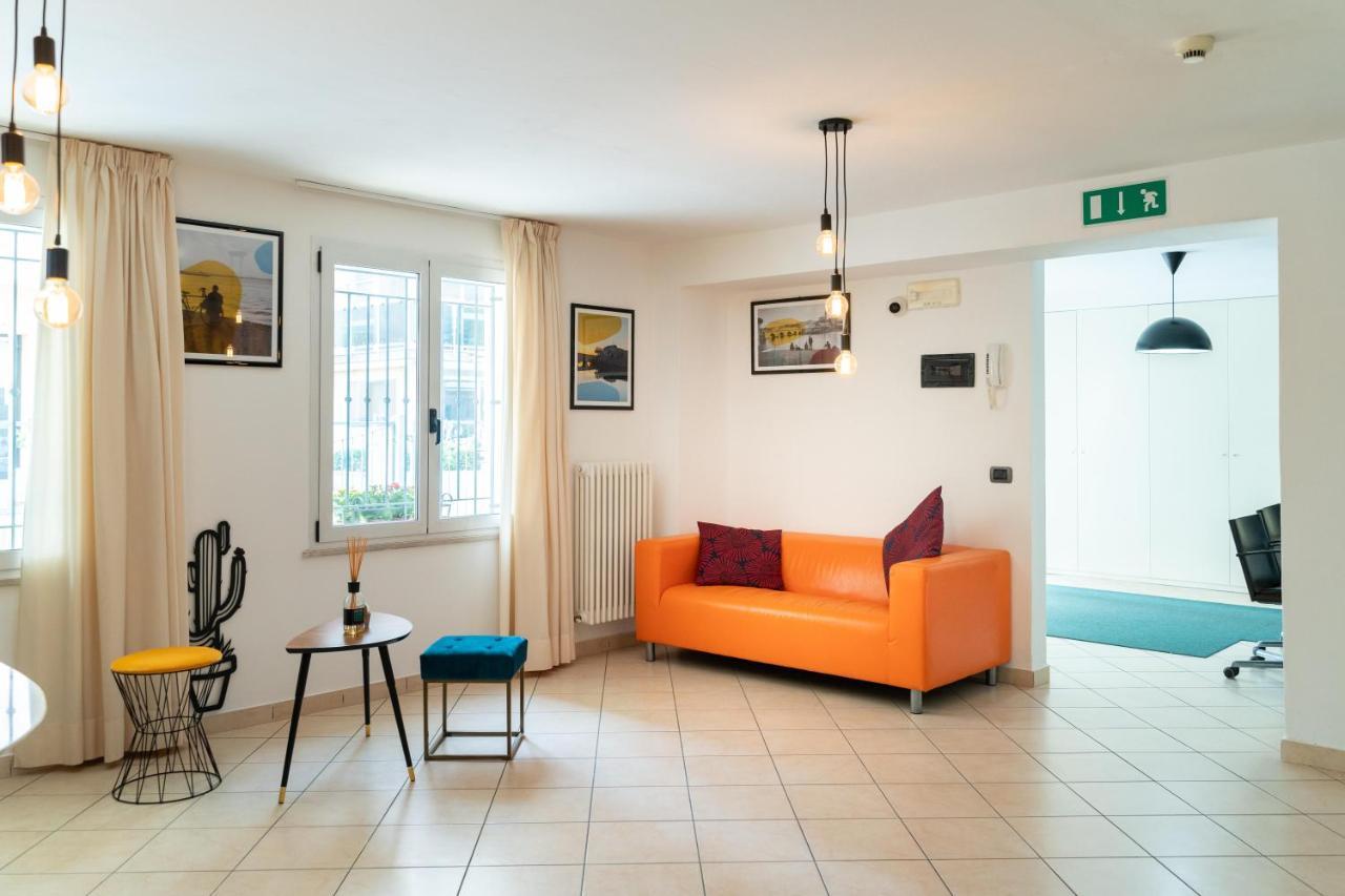 Residence L'Appartamento Rimini Luaran gambar